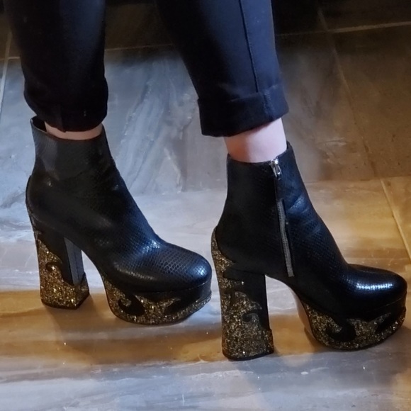 Marc Jacobs booties - Picture 5 of 11